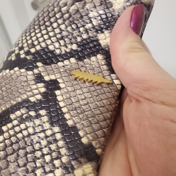 EC Thacker "Nolita" Clutch Python Print Zip Close Brown/Beige - Picture 7 of 13